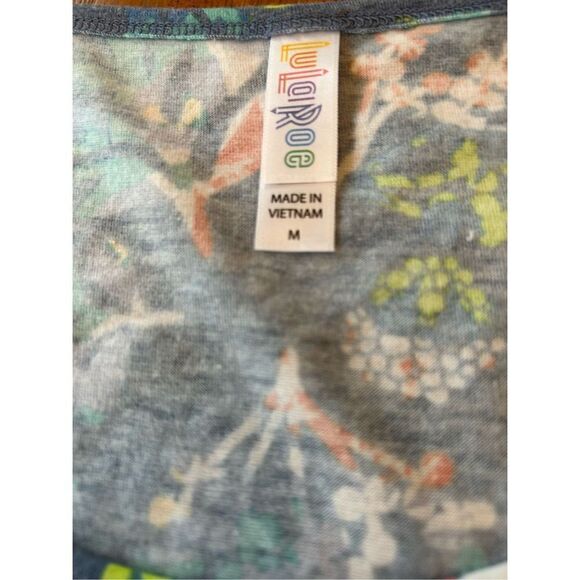 🌼5for$25🌼 LulaRoe Women’s Floral Tshirt. Size Medium. New. - Picture 5 of 5
